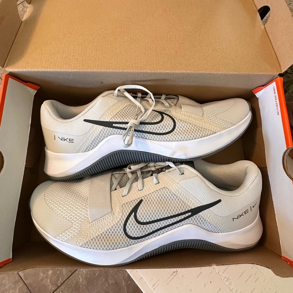 NEW Nike MC Trainer 2 Men's Lifting Trainers - Sz 15 Gym Weightlifting Shoes NIB - Picture 1 of 11